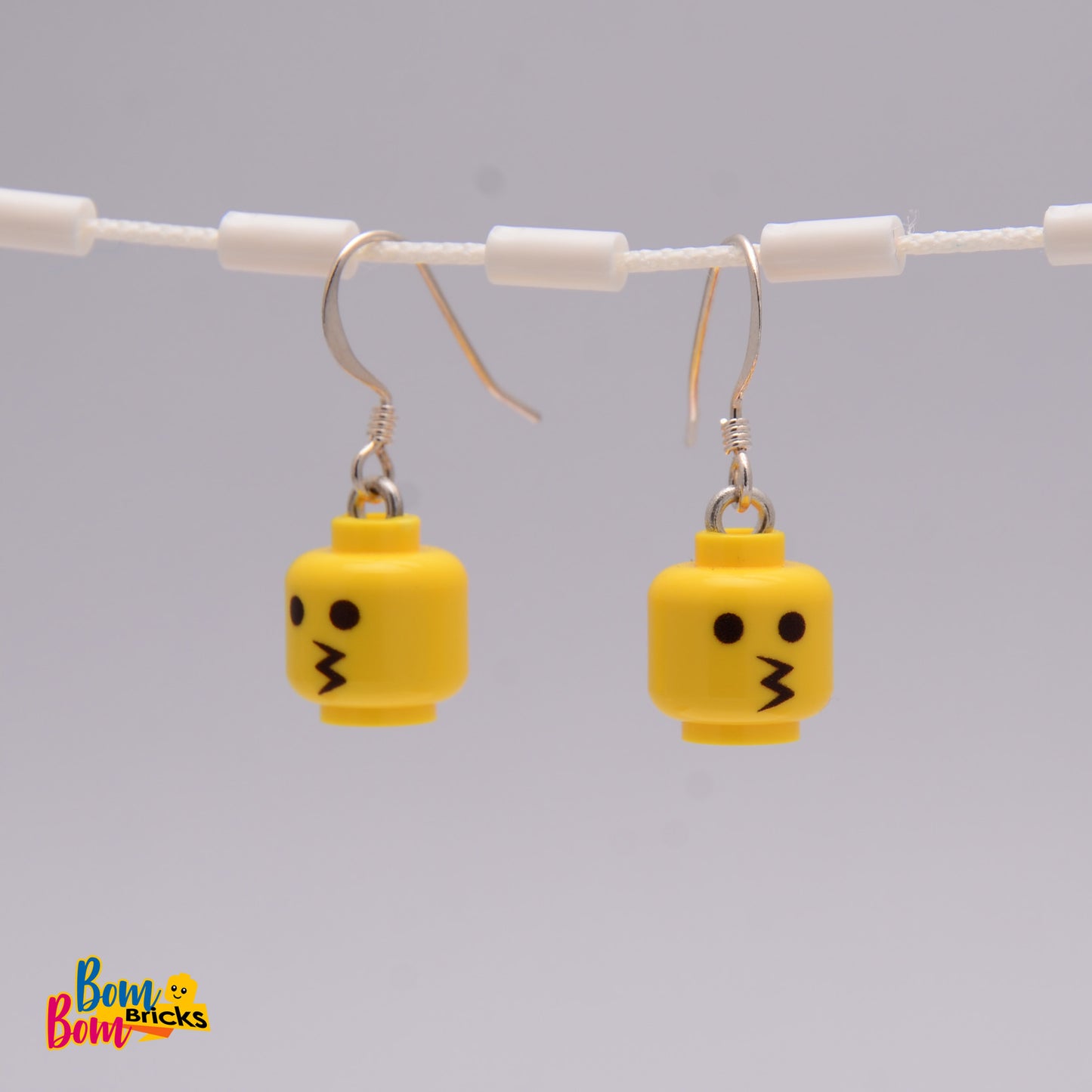 Earrings - kiss smiley