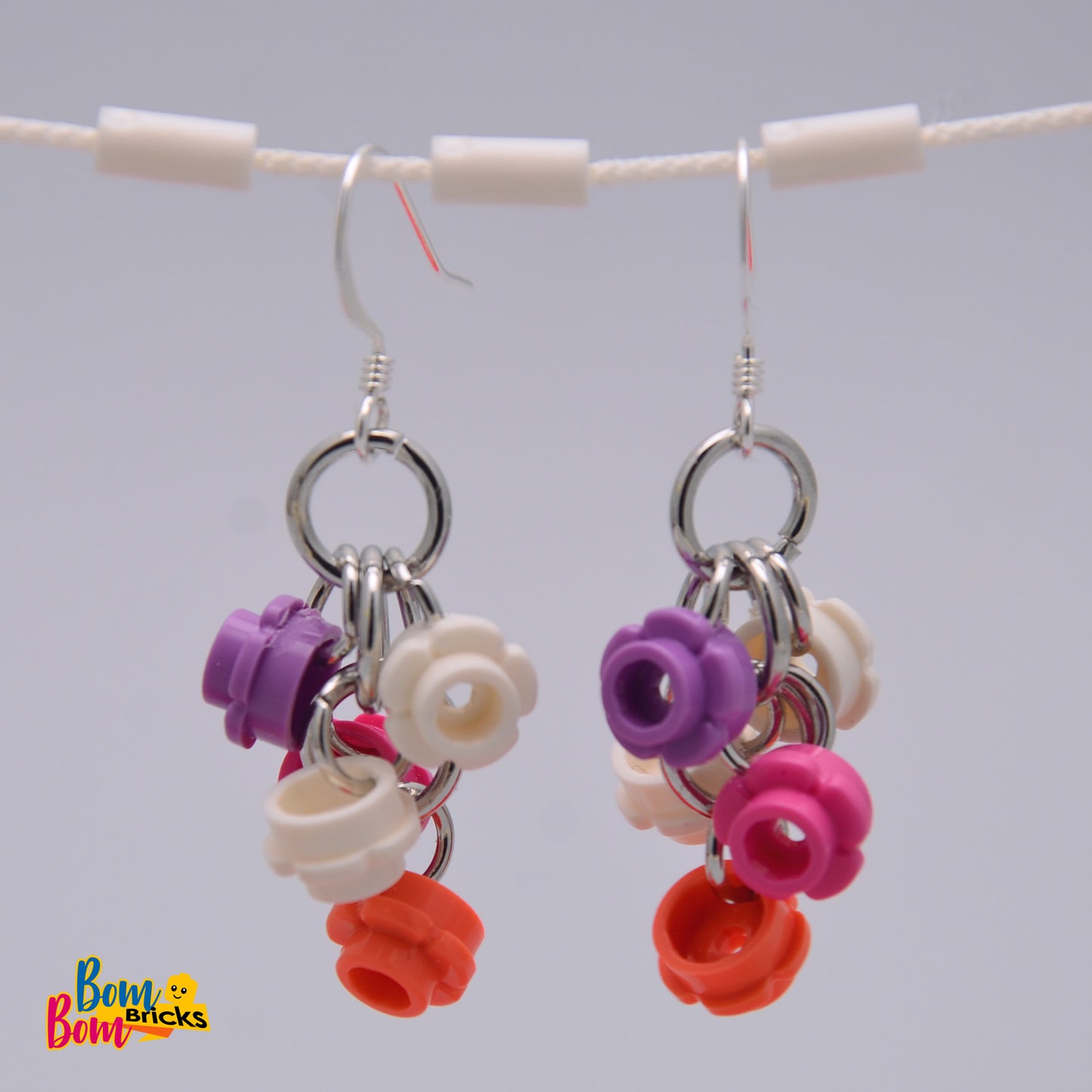 White-red-violet earrings